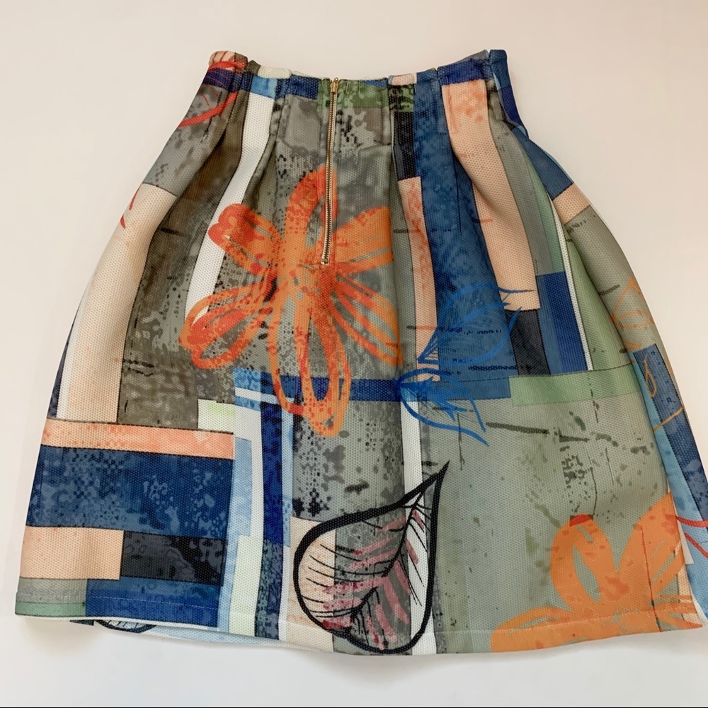 Patterned Skirt - Picture 3 of 4